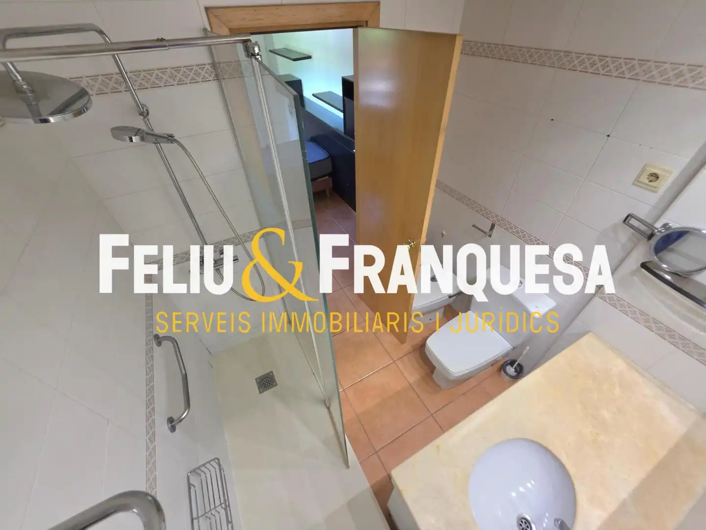 Dachboden zum Verkauf in Sant Cugat del Vallès mit Heizung, Privatgarten und Terrasse