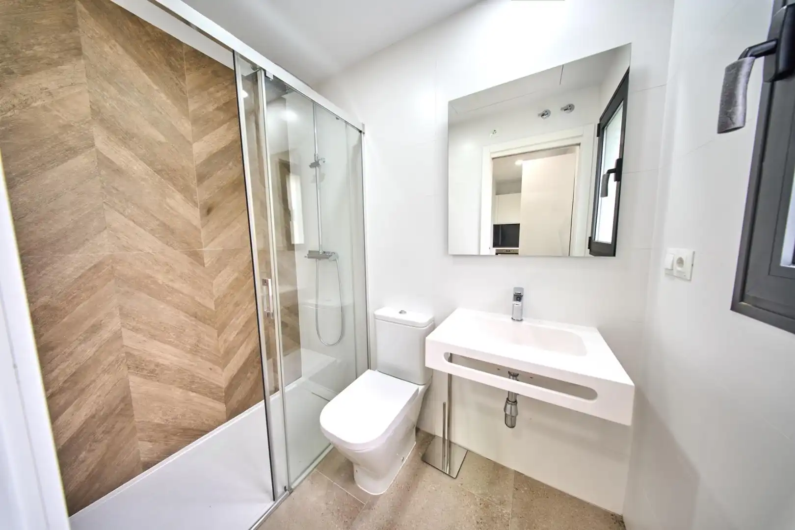 Bany de Casa o xalet en venda en Marbella amb Jardí privat, Terrassa i Traster