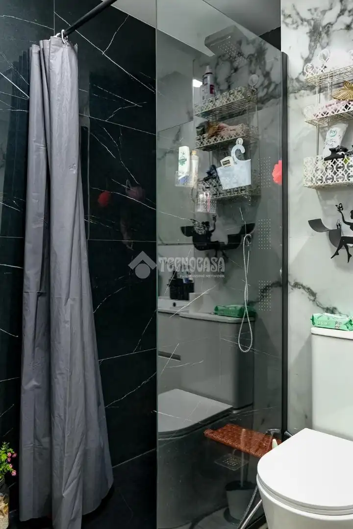 Baño de Piso en venta en Madrid con Calefacción y Terraza