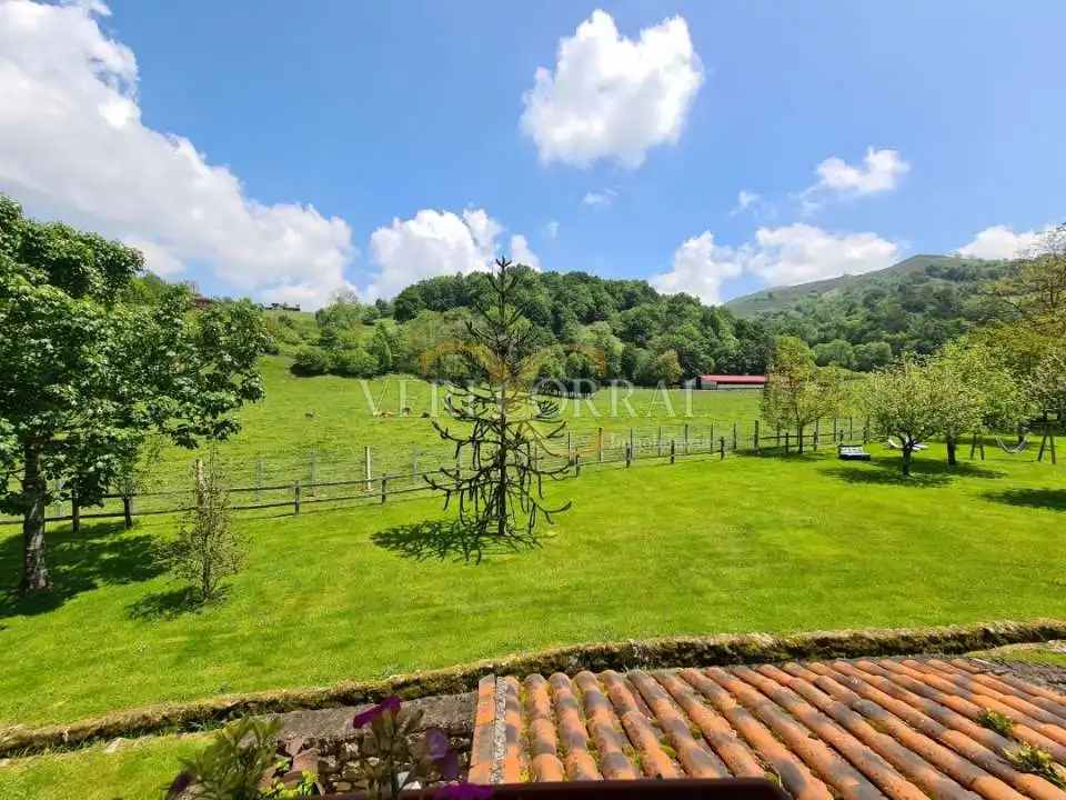 Garden of Buildings for sale in Cangas de Onís