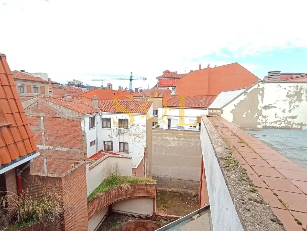 Außenansicht von Gebäude zum Verkauf in León Capital 