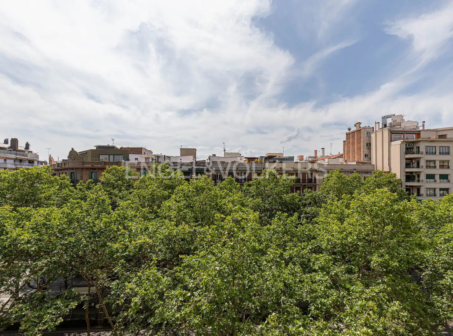 Exterior view of Flat for rent in  Barcelona Capital  with Air Conditioner, Heating and Furnished