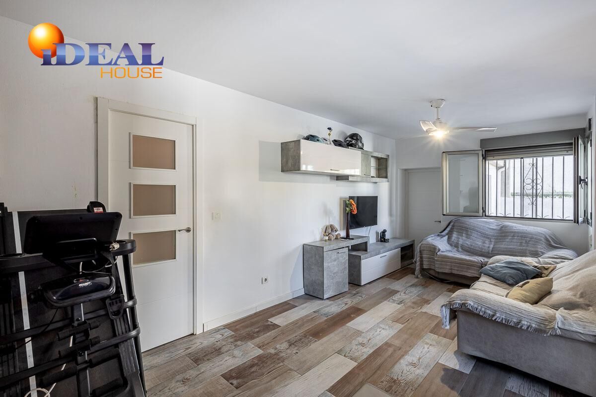 Living room of Single-family semi-detached for sale in Peligros