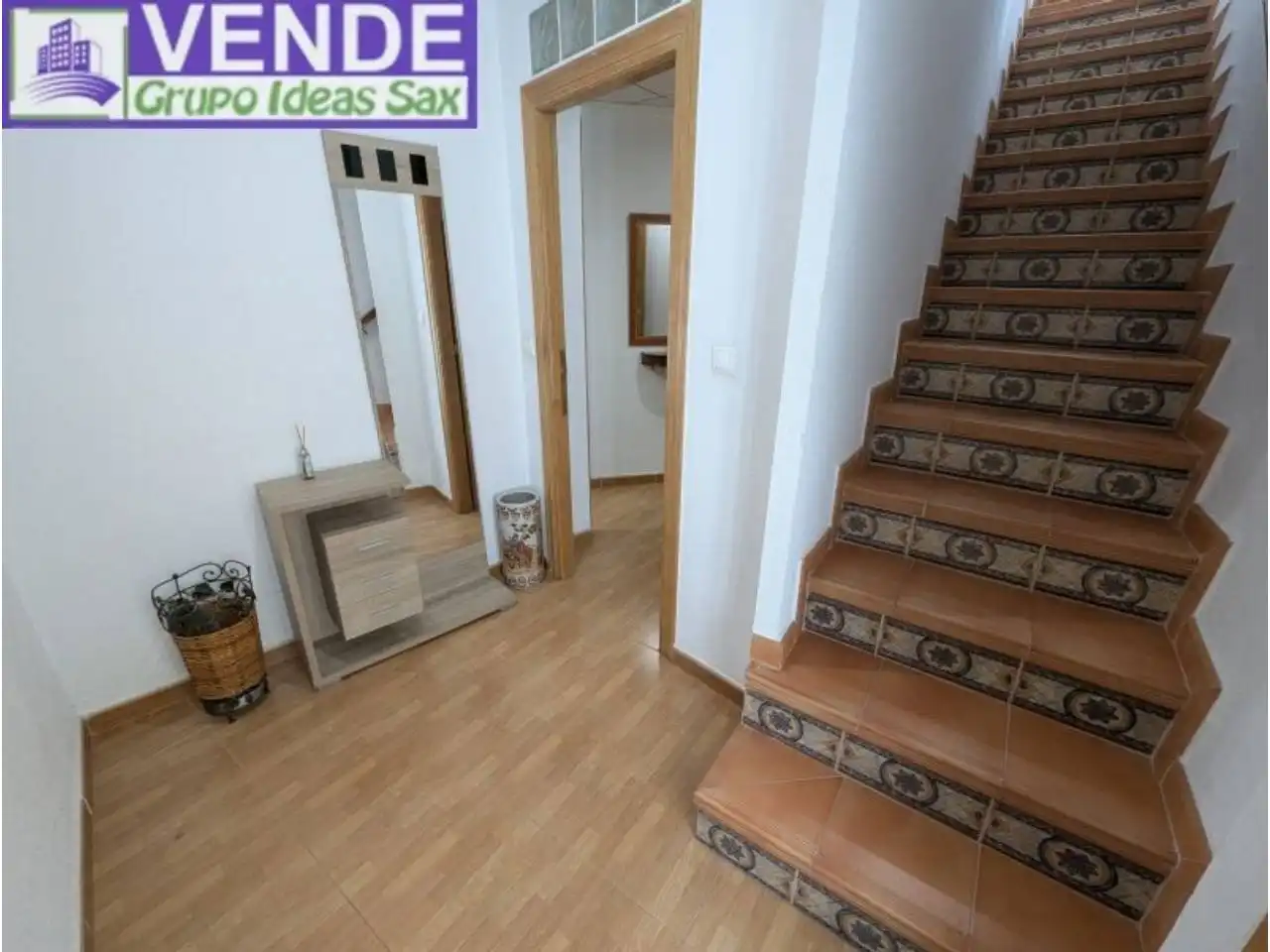 Casa adosada en venta en Sax con Terraza