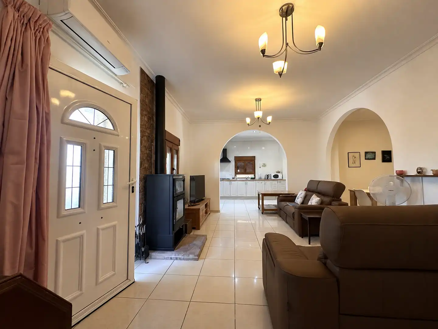 Living room of Houses for sale in Ontinyent  with Air Conditioner, Heating and Storage room