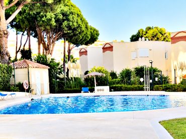 Pis amb piscina en venda a Riviera del Sol