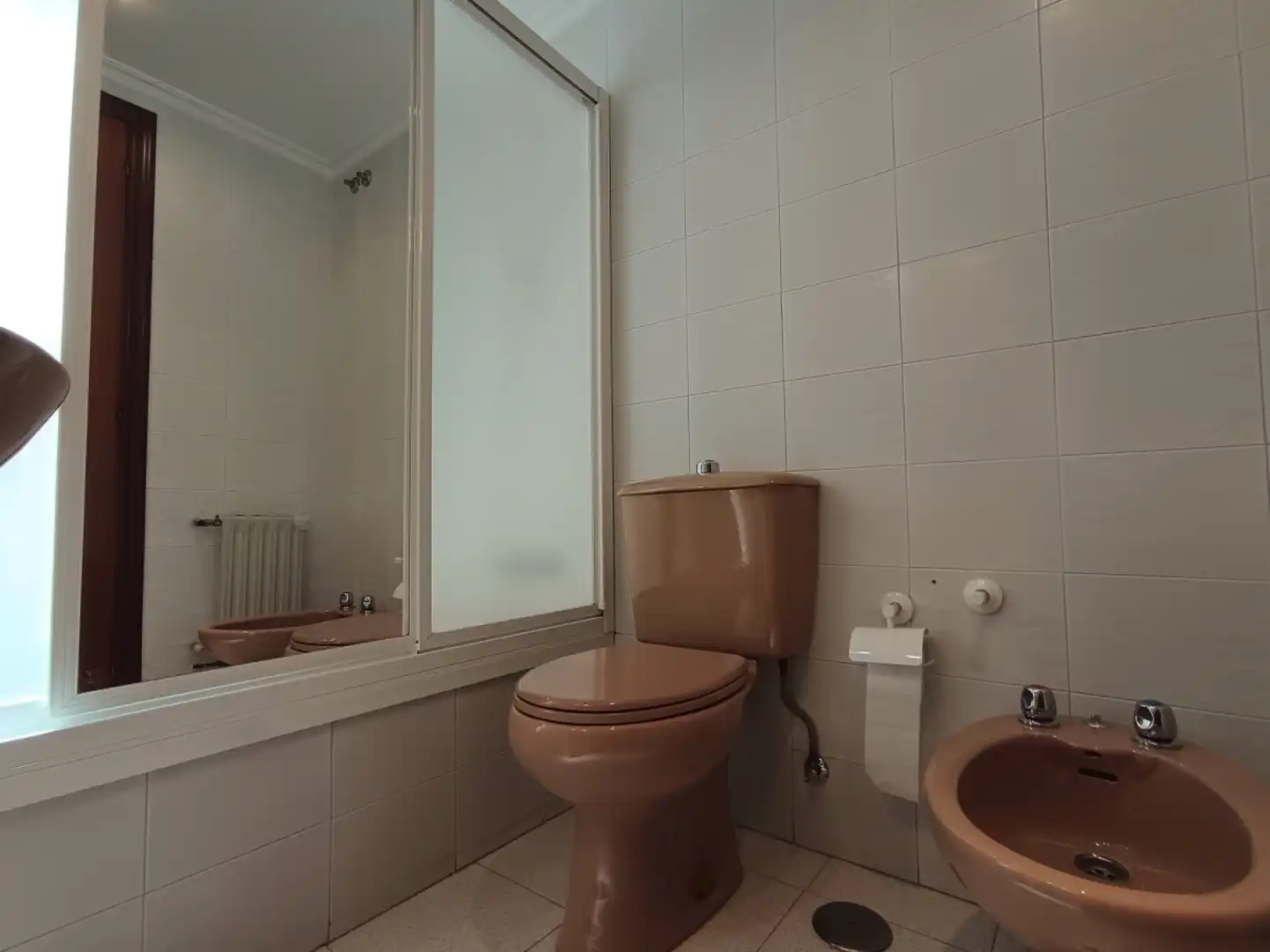 Badezimmer von Wohnung zur Miete in Gijón  mit Heizung, Abstellraum und Möbliert