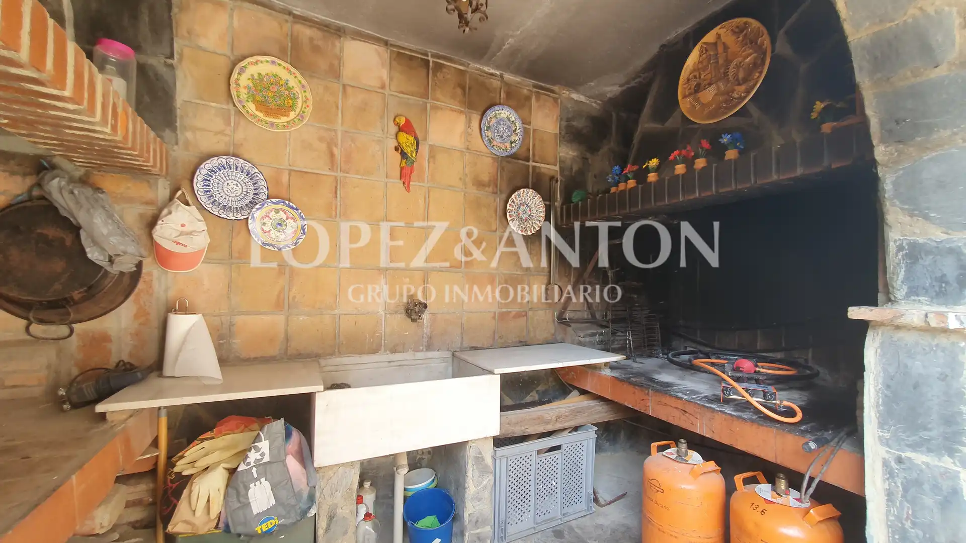 Kitchen of Houses for sale in L'Eliana  with Air Conditioner, Private garden and Terrace