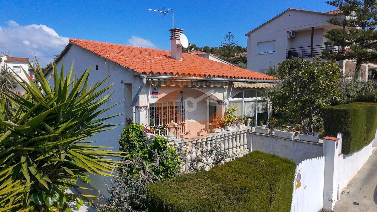 Exterior view of Houses for sale in El Vendrell  with Air Conditioner, Heating and Terrace