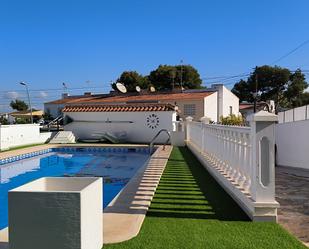 Piscina de Casa o xalet en venda en Torrevieja amb Aire condicionat, Calefacció i Parquet