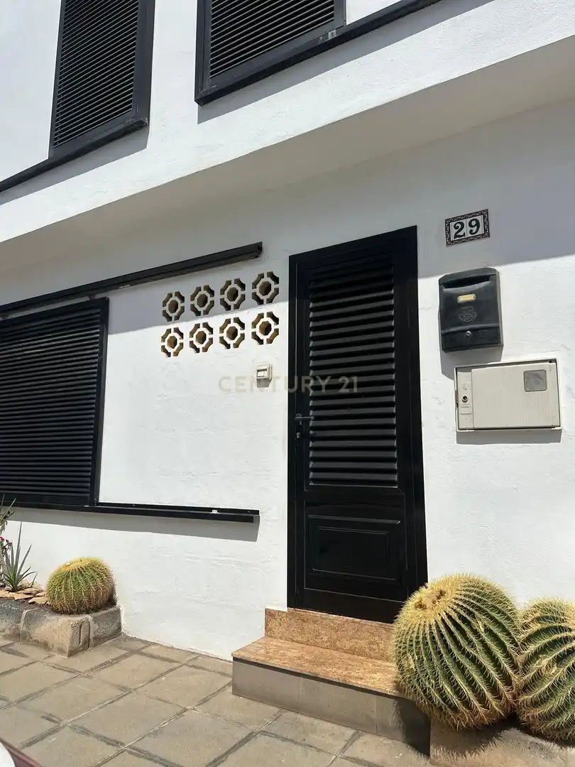 Vista exterior de Apartament en venda en Arrecife