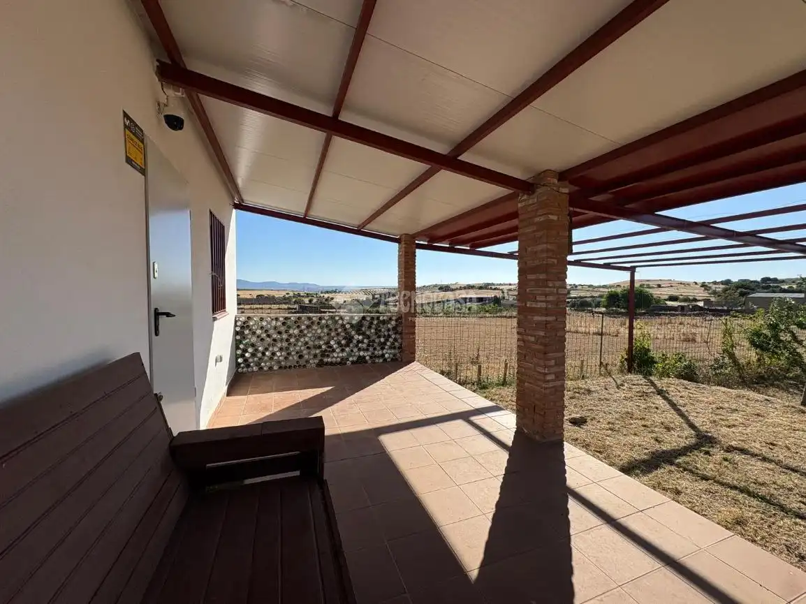 Casa con jardín en venta en Valdeverdeja, imagen 5