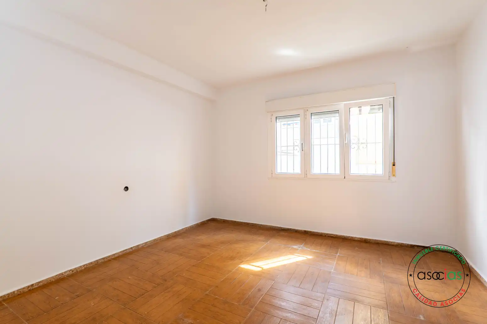 Wohnung zum Verkauf in Gijón  mit Heizung, Parkett und Balkon