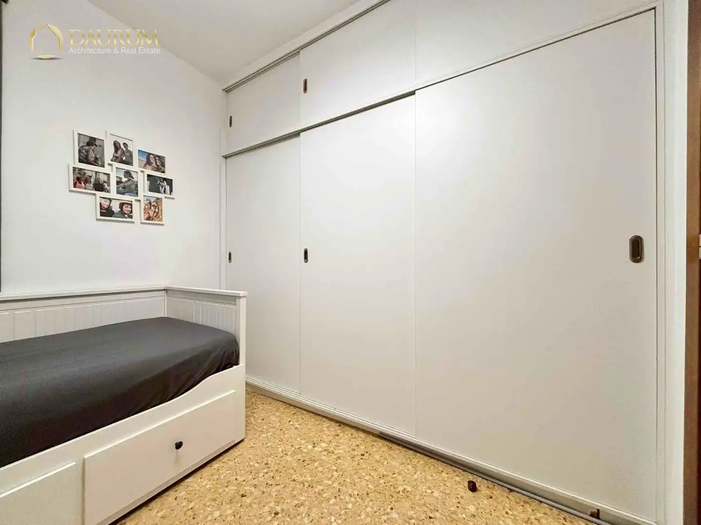 Habitación de Piso en venta en Paterna con Aire acondicionado, Trastero y Amueblado
