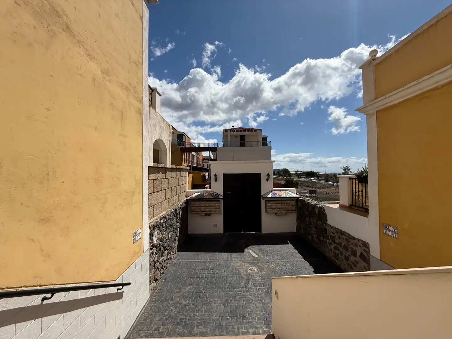 Vista exterior de Piso en venta en San Miguel de Abona con Terraza, Trastero y Amueblado