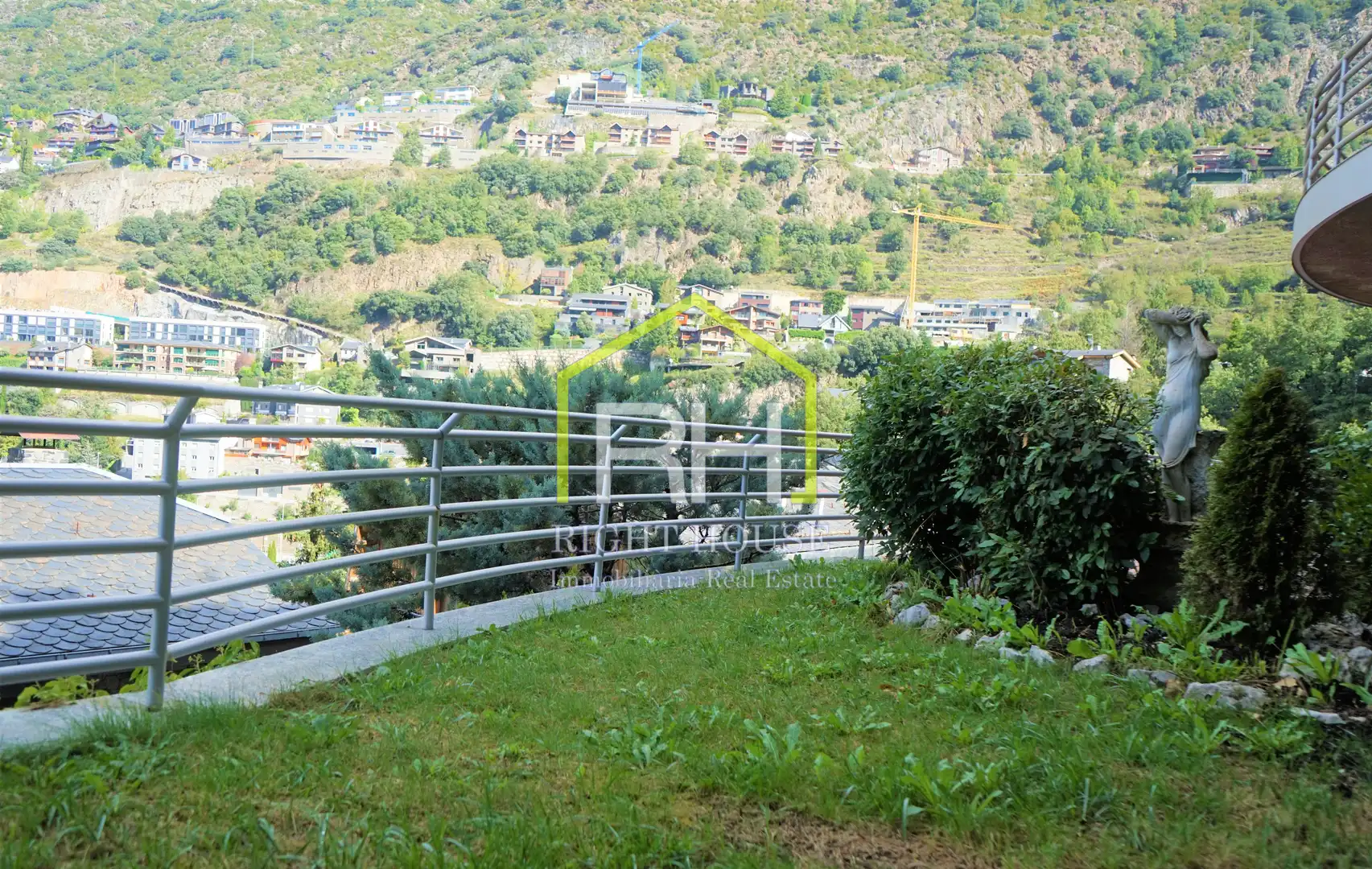 Exterior view of Houses for sale in Escaldes – Engordany  with Heating, Private garden and Parquet flooring