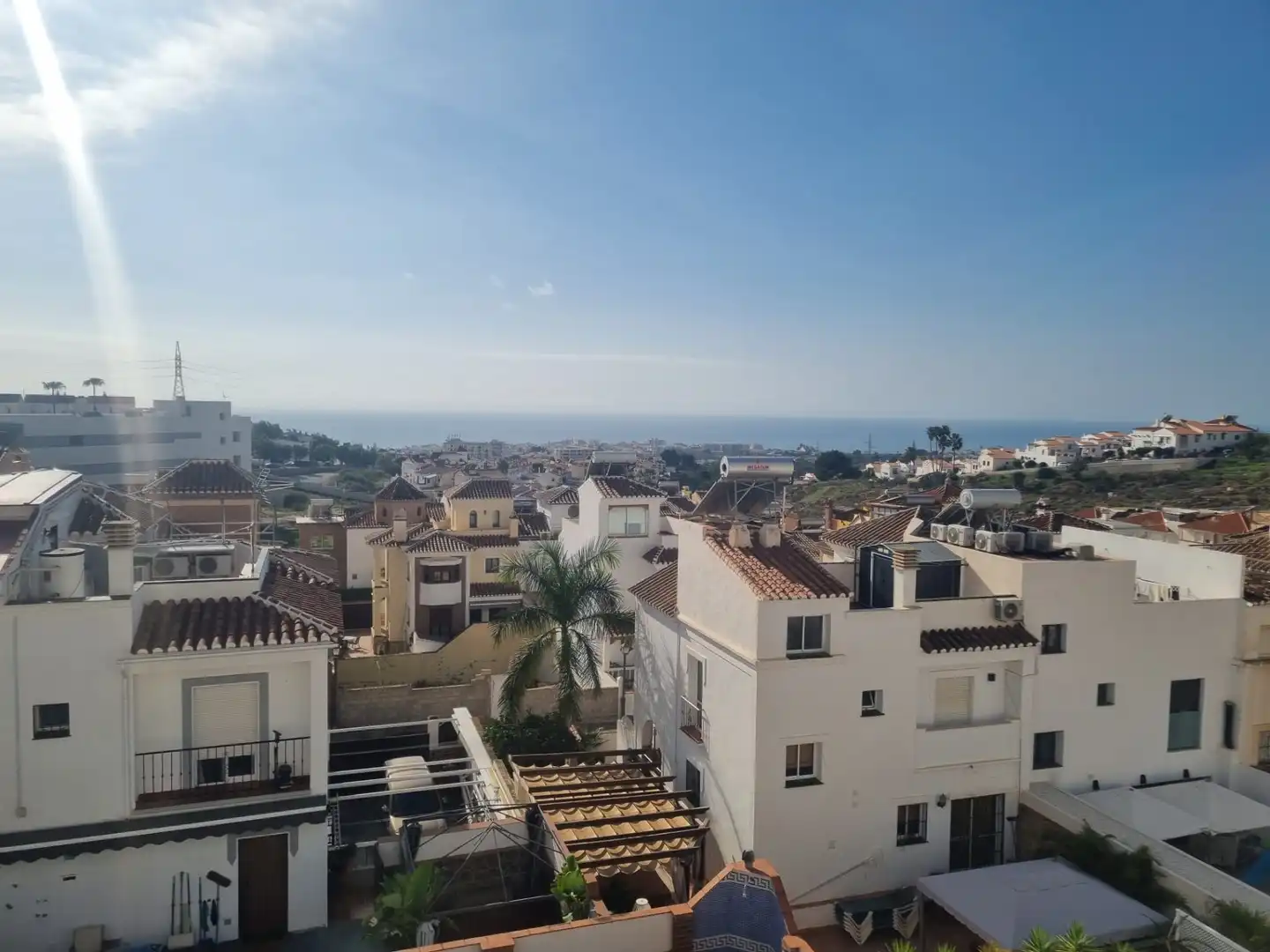 Außenansicht von Wohnungen zur Miete in Nerja mit Klimaanlage, Heizung und Terrasse