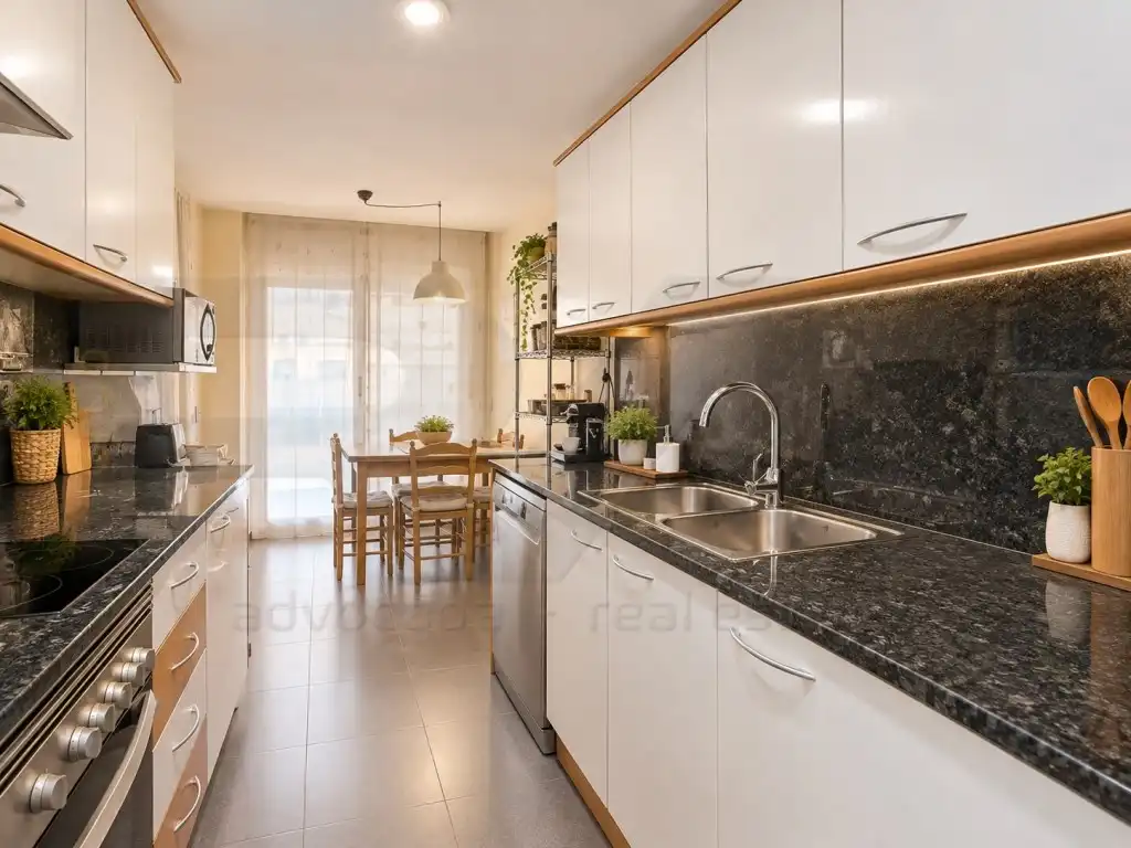 Kitchen of Ground floor for sale in Llevant