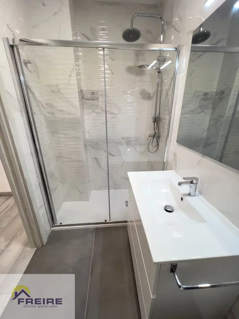 Bathroom of Flat for sale in Bueu  with Air Conditioner and Heating