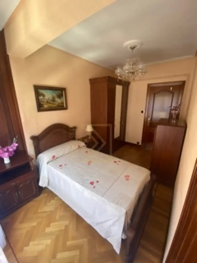 Bedroom of Flat for rent in Camargo  with Heating, Parquet flooring and Furnished