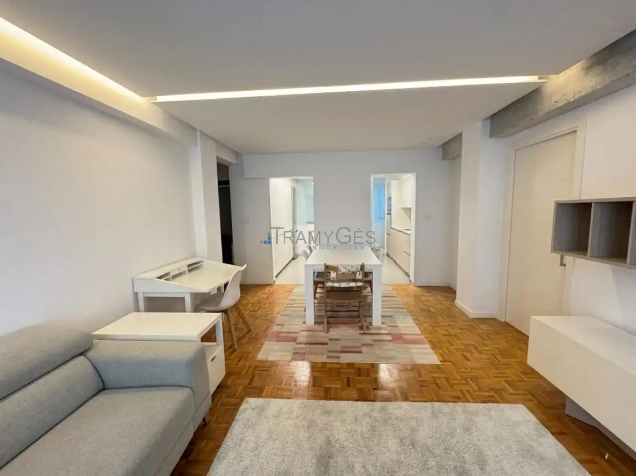 Sala d'estar de Pis en venda en Vigo  amb Calefacció, Parquet i Traster