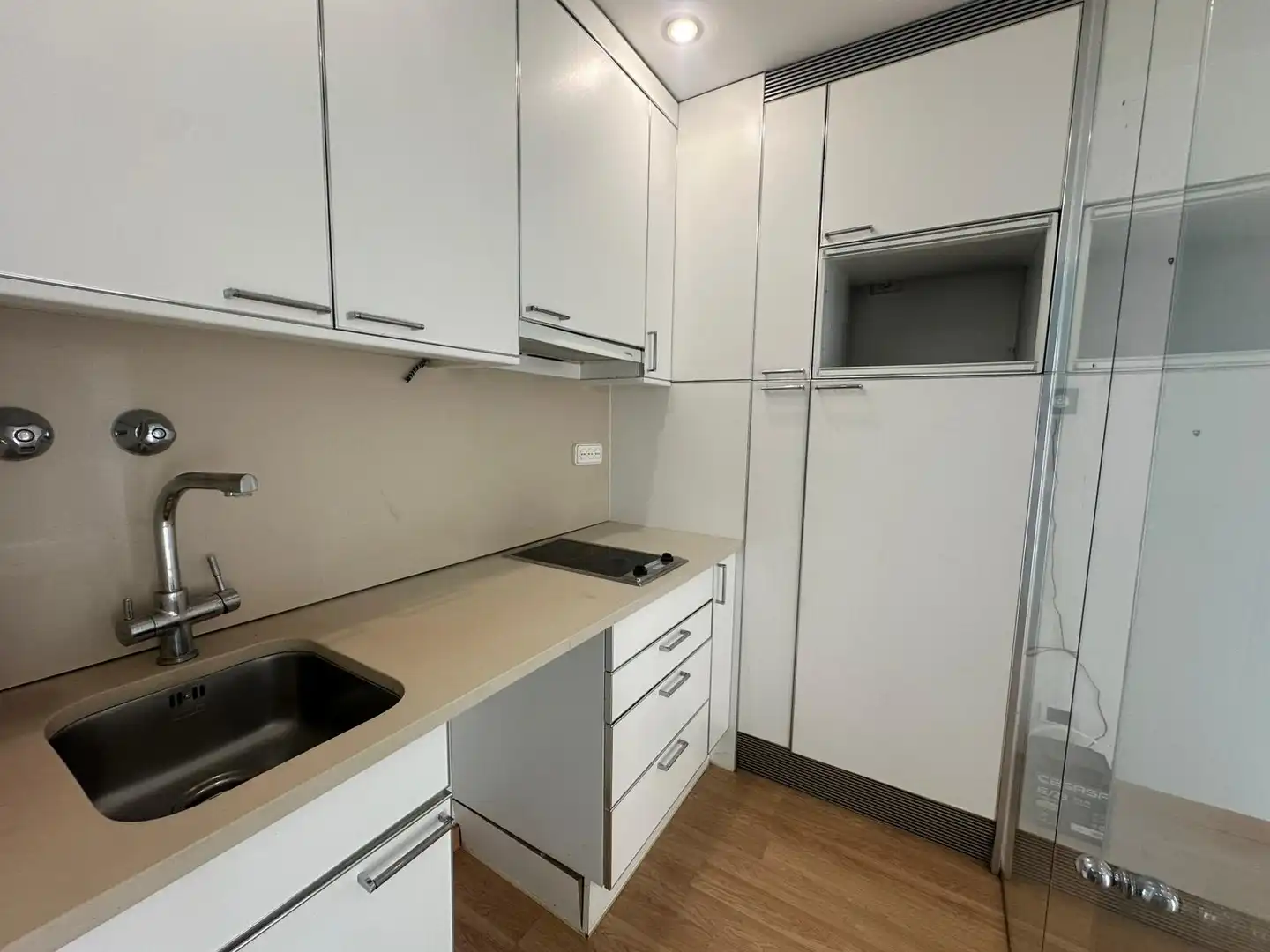 Cuina de Pis en venda en Barcelona amb Parquet, Terrassa i Balcó