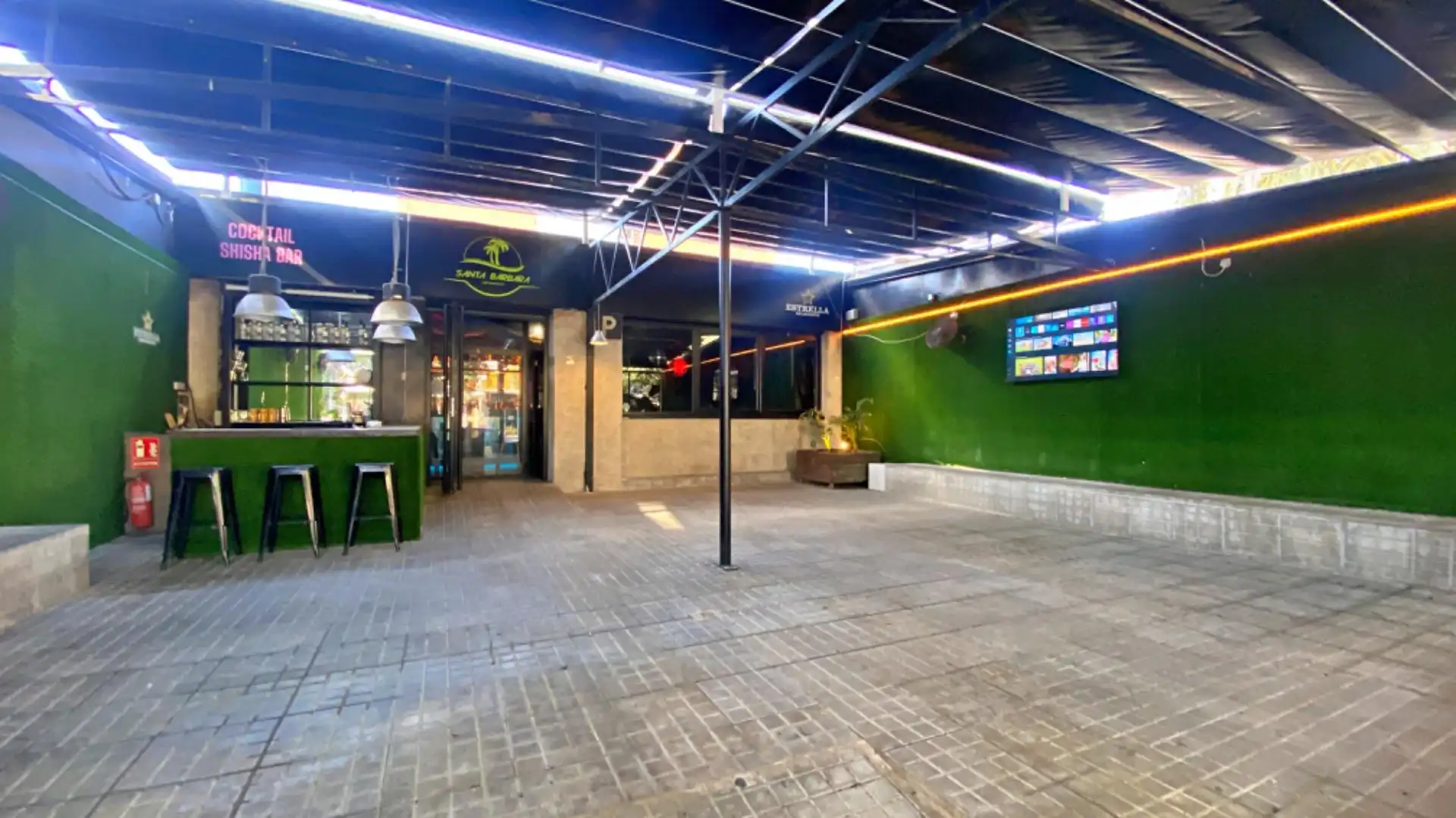 Local comercial de lloguer a Avenida Avenida Países Escandinavos