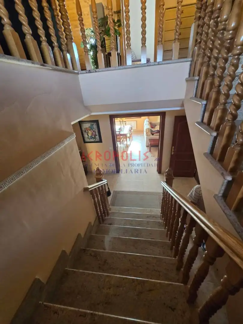 Houses for sale in Onzonilla  with Heating, Terrace and Storage room