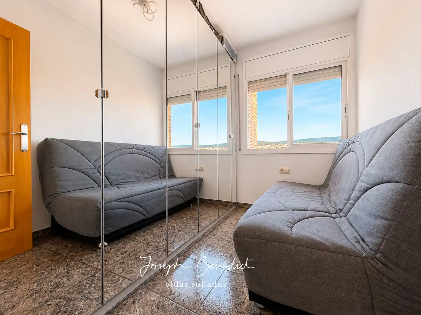 Dormitori de Casa o xalet en venda en Sant Vicenç Dels Horts amb Aire condicionat, Calefacció i Jardí privat