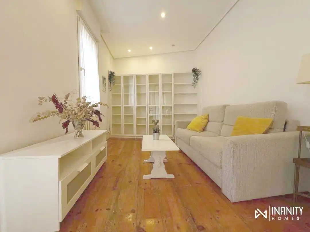 Living room of Flat for rent in Bilbao   with Heating and Balcony