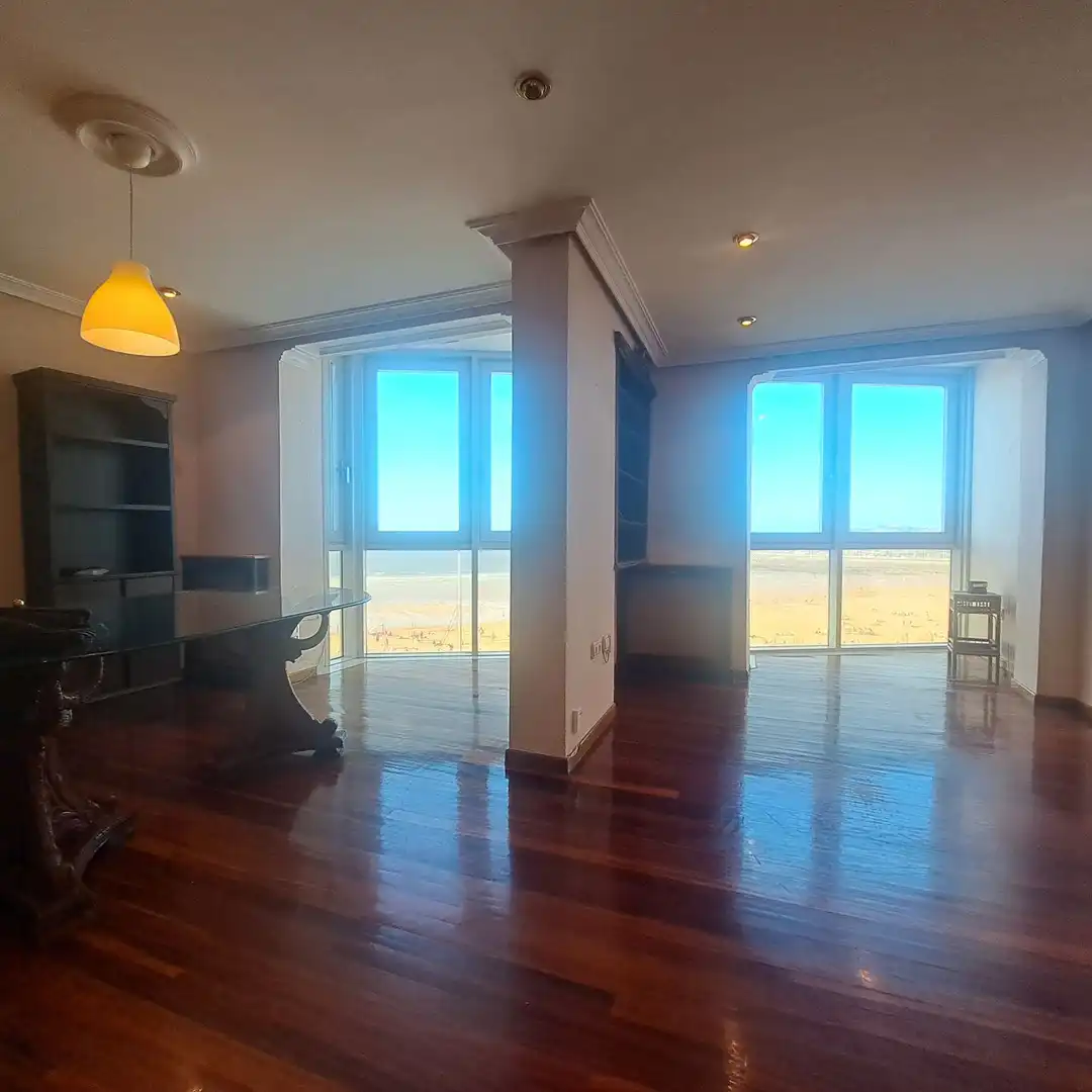 Esszimmer von Wohnung zur Miete in Gijón 