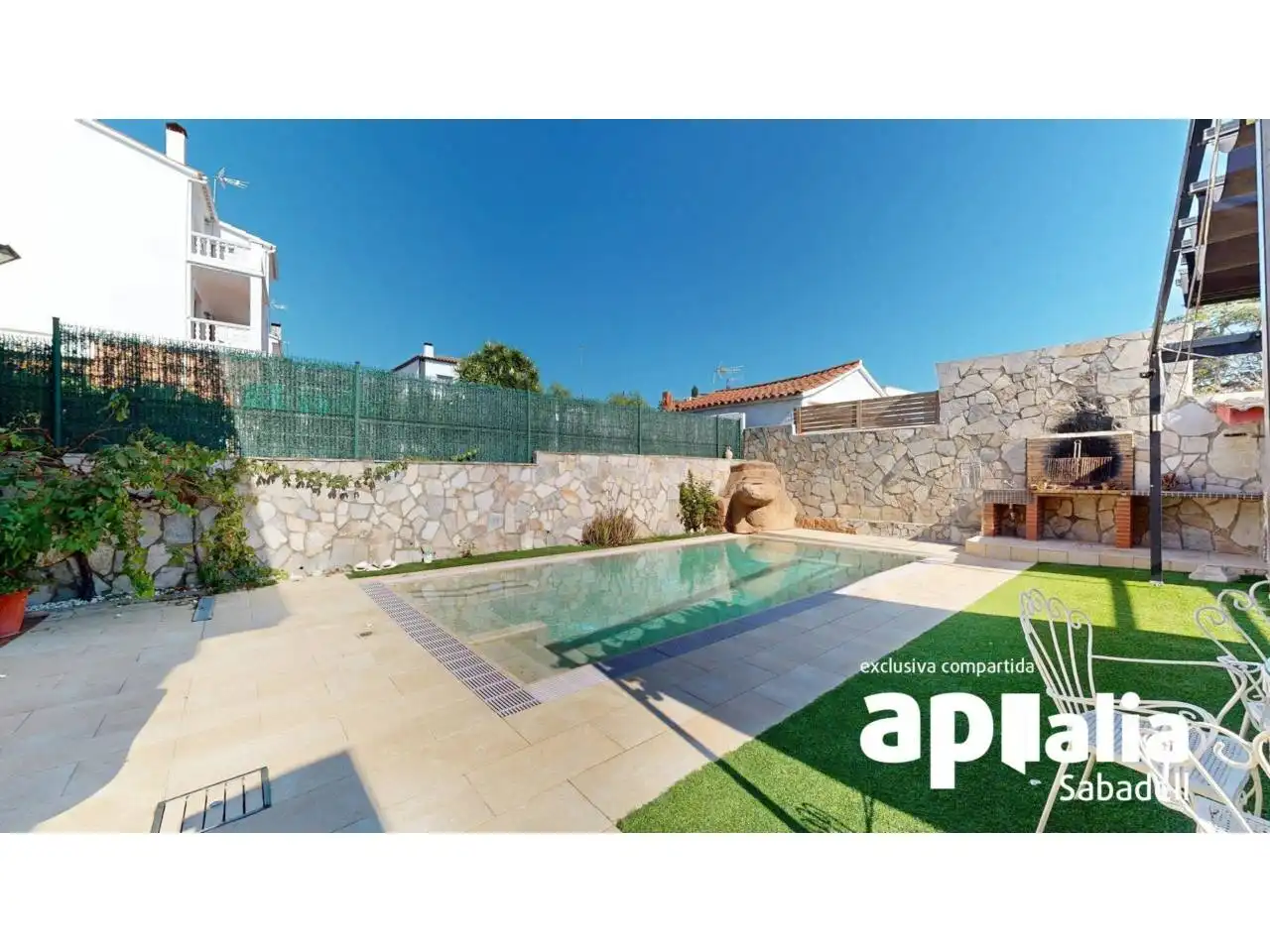 Piscina de Casa o chalet en venta en Barberà del Vallès con Aire acondicionado, Calefacción y Jardín privado
