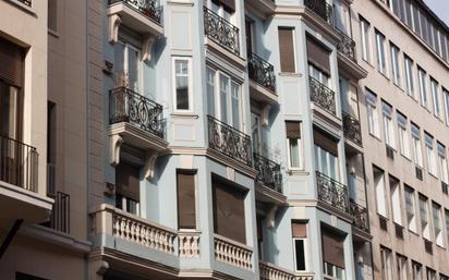 Exterior view of Flat for sale in  Madrid Capital  with Air Conditioner and Balcony