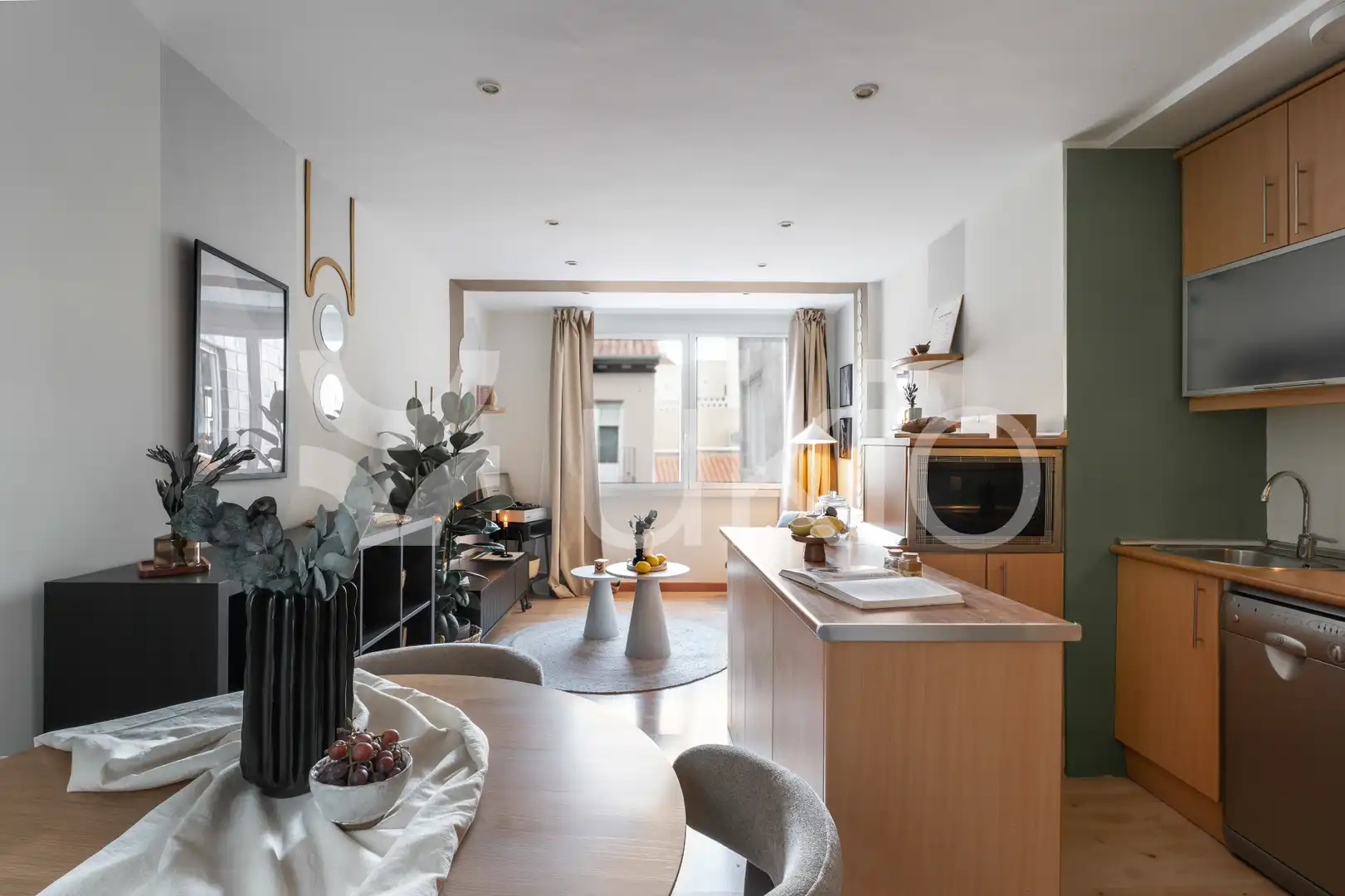 Vista exterior de Apartamento de alquiler en Madrid con Calefacción, Amueblado y Horno