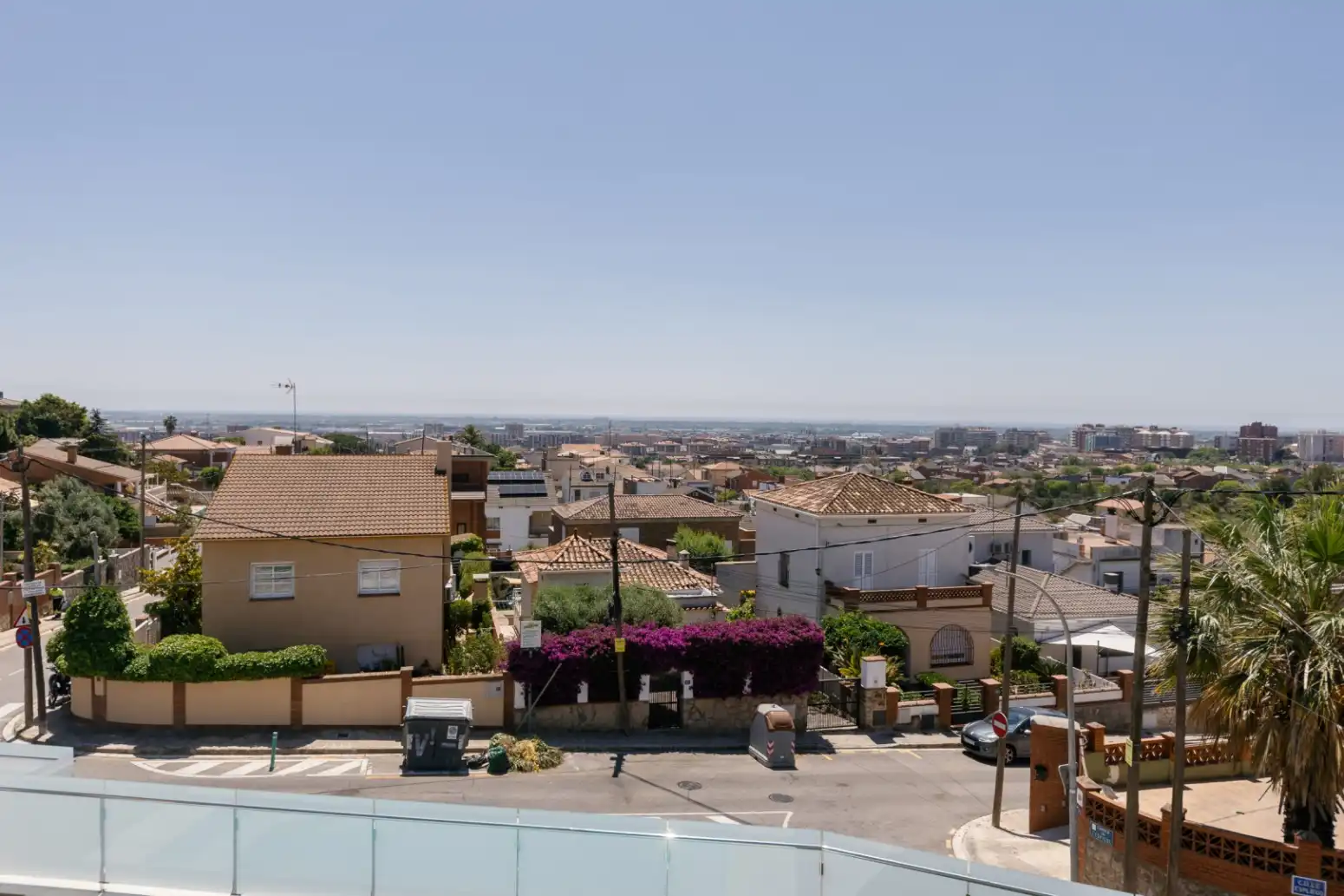 Vista exterior de Casa o xalet en venda en Viladecans amb Aire condicionat, Calefacció i Jardí privat
