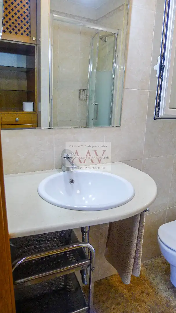 Baño de Piso en venta en Cerdanyola del Vallès con Calefacción, Horno y Balcón