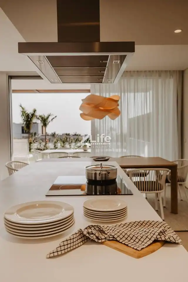 Cuina de Dúplex en venda en Granadilla de Abona amb Aire condicionat, Jardí privat i Terrassa
