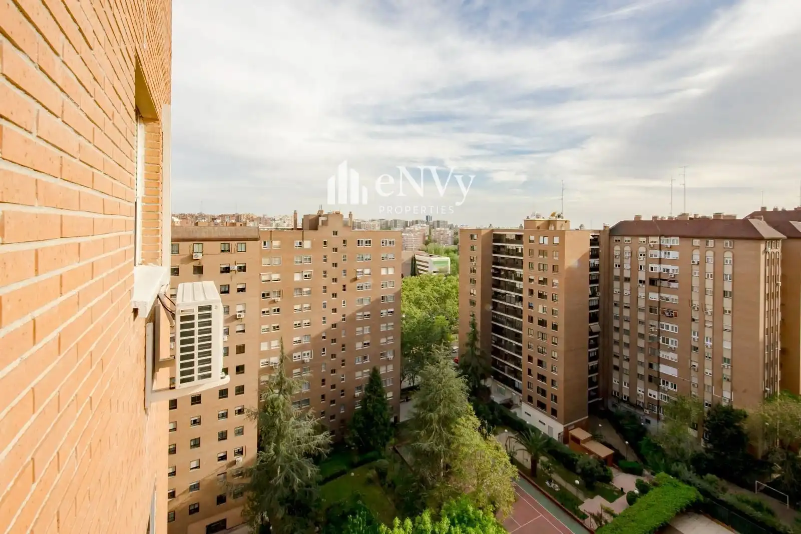 Vista exterior de Piso en venta en  Madrid Capital con Aire acondicionado, Calefacción y Terraza