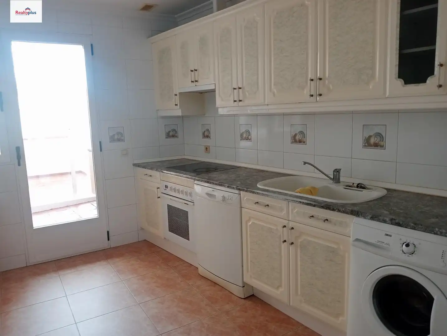 Cuina de Pis en venda en Ávila amb Calefacció, Terrassa i Moblat