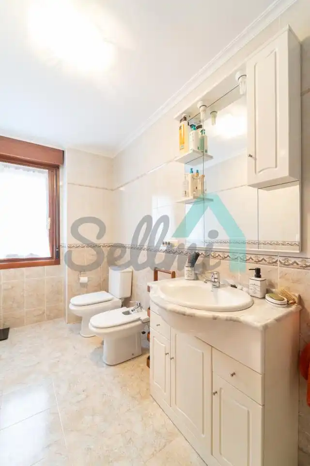 Bathroom of Ground floor for sale in Tapia de Casariego  with Heating, Parquet flooring and Terrace
