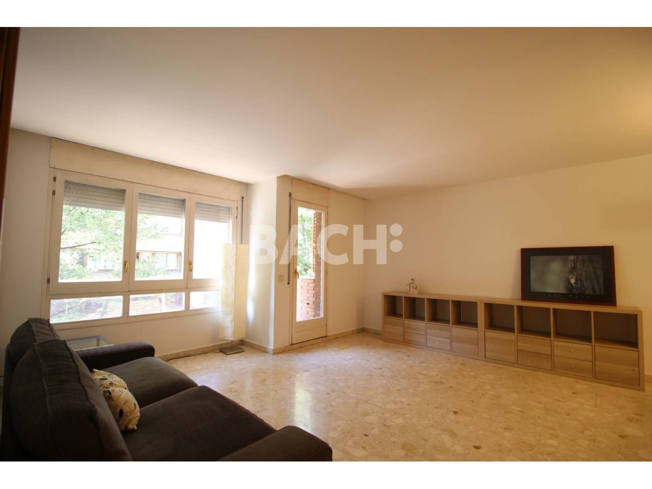 Sala de estar de Piso en venta en Vic con Amueblado y Balcón
