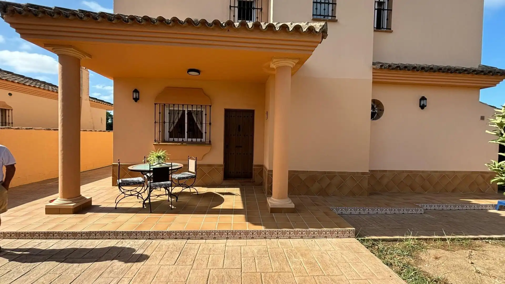 Terrassa de Casa o xalet en venda en Chiclana de la Frontera amb Aire condicionat, Jardí privat i Traster