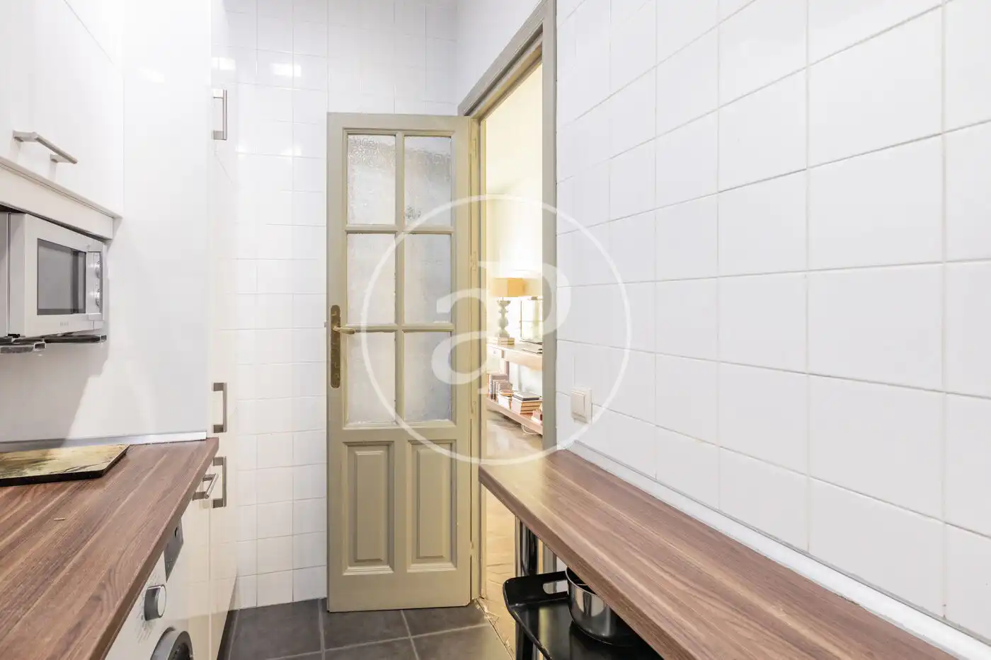 Flat for rent in C. de Moreto, Jerónimos
