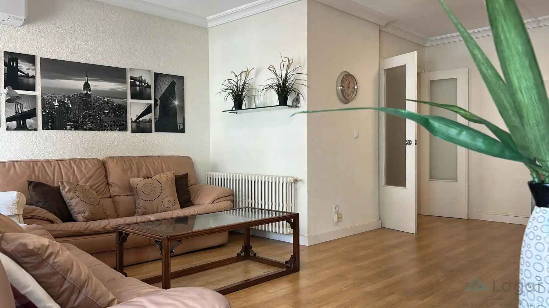 Living room of Flat for rent in Murcia  with Air Conditioner, Heating and Parquet flooring