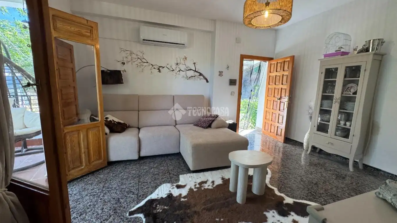 Sala de estar de Casa o chalet en venta en Alpujarra de la Sierra con Aire acondicionado, Trastero y Amueblado