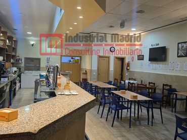 Local comercial en venda a Villaverde