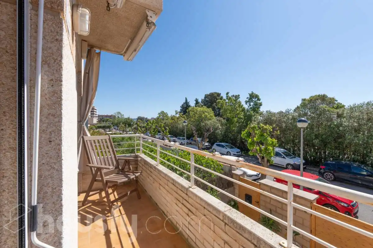 Exterior view of Houses for sale in Vilanova i la Geltrú  with Air Conditioner, Heating and Private garden