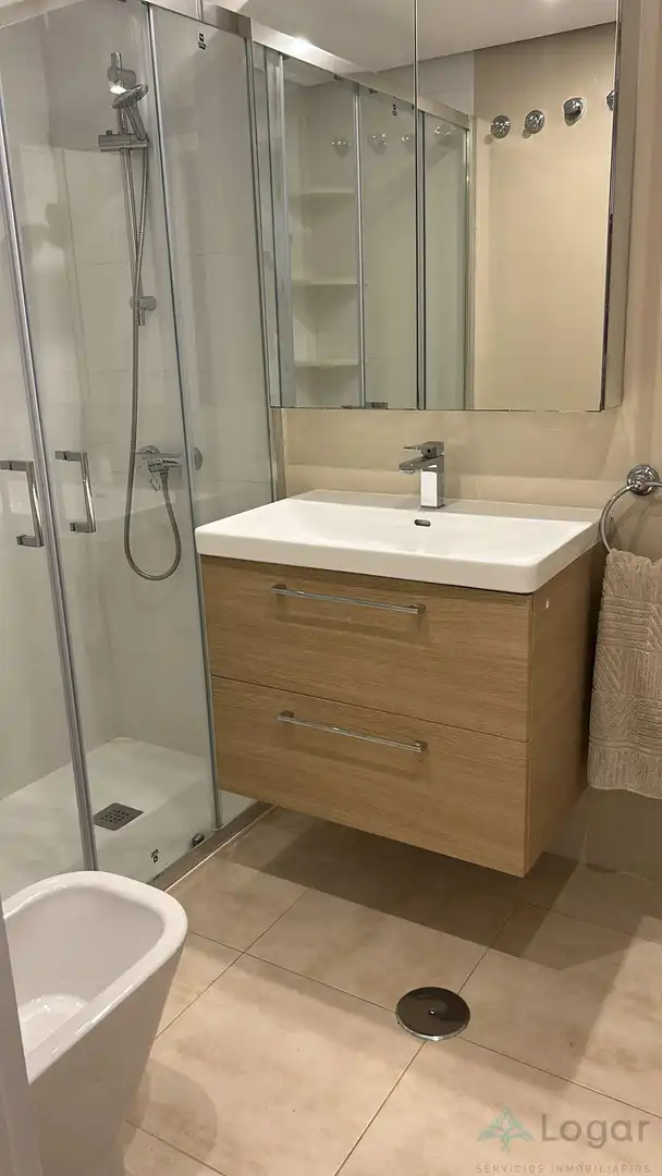 Bathroom of Flat for rent in Murcia  with Air Conditioner, Heating and Parquet flooring