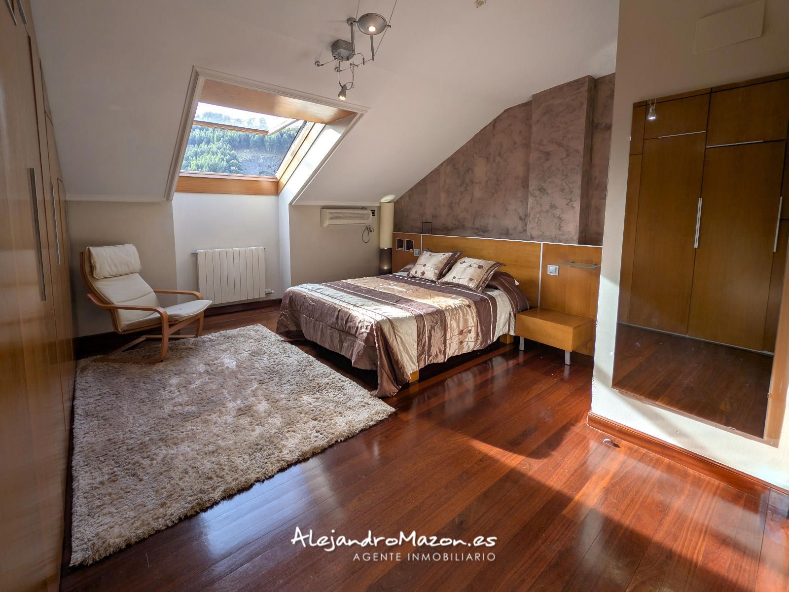 Dormitori de Dúplex en venda en Castro-Urdiales amb Aire condicionat, Calefacció i Parquet