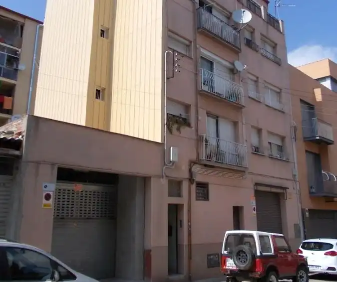 Vista exterior de Pis en venda en Barberà del Vallès amb Balcó